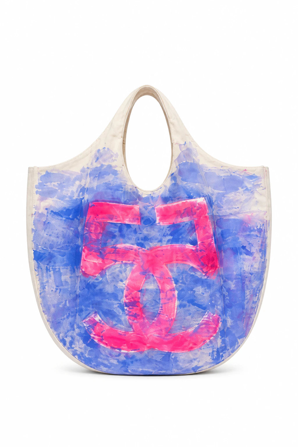 Große runde bemalte Canvas-Tasche in Blau und Pink, freigestellt vor weißem Hintergrund · Vorderansicht
